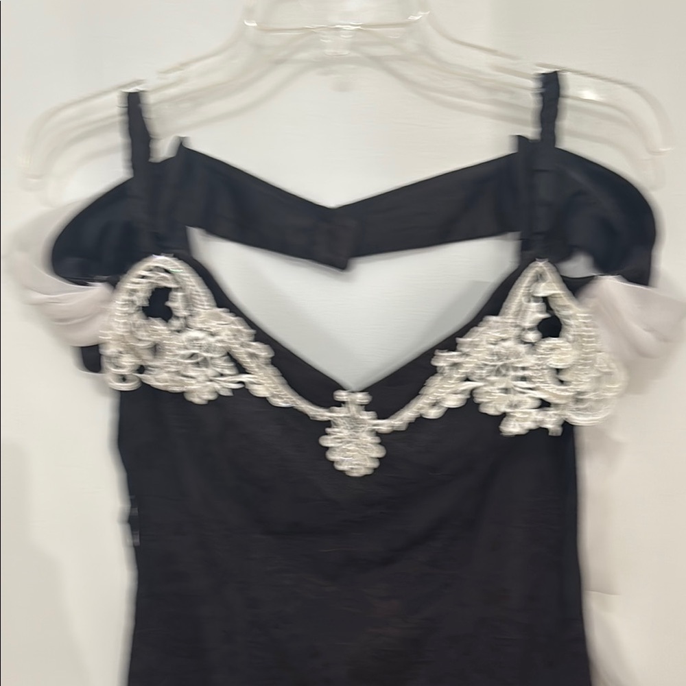 Elegant Black and White Women's Dress - Picture 7 of 13